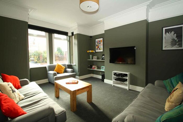 6 Bedroom Terraced House To Rent In Park Road, Loughborough, LE11