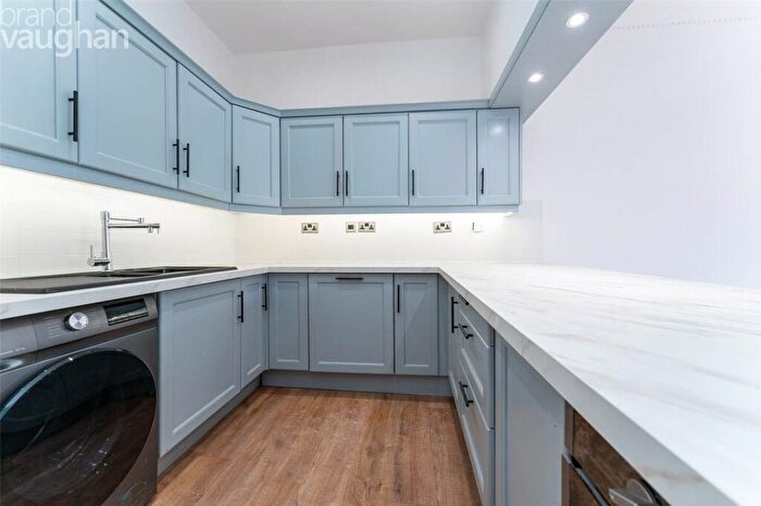 3 Bedroom Flat To Rent In Wellington Court, Brighton Marina, BN2