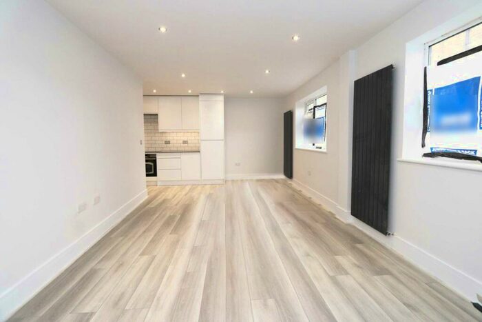 2 Bedroom Detached House To Rent In Alric Avenue, New Malden, KT3