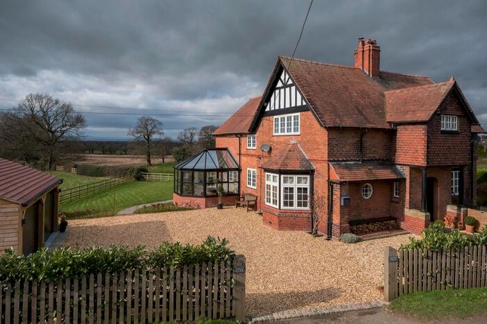 3 Bedroom Semi-Detached House For Sale In Willington, Tarporley, CW6