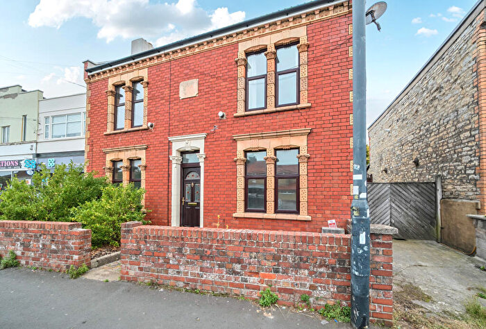3 Bedroom Link Detached House For Sale In Bishopsworth Road, Bristol, Somerset, BS13
