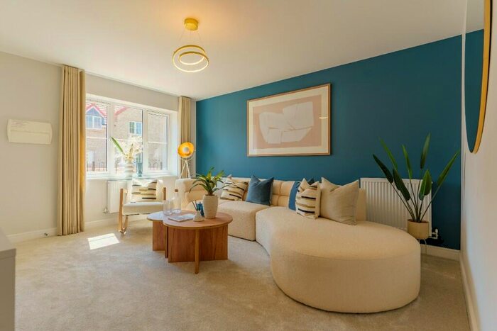 3 Bedroom Semi-Detached House For Sale In Tillet Way, Norwich, NR13