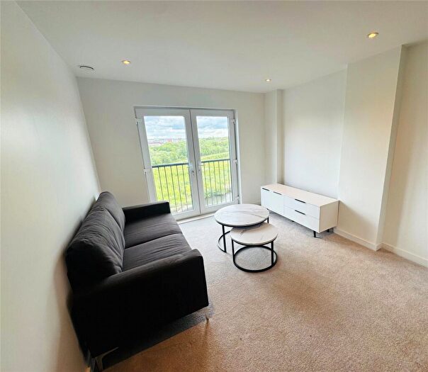 2 Bedroom Flat To Rent In Ordsall Lane, Salford, Greater Manchester, M5