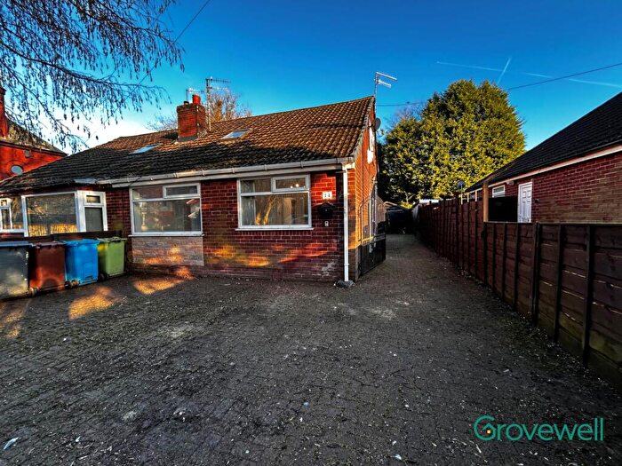 5 Bedroom Bungalow To Rent In Shore Avenue, Shaw, Oldham, OL2