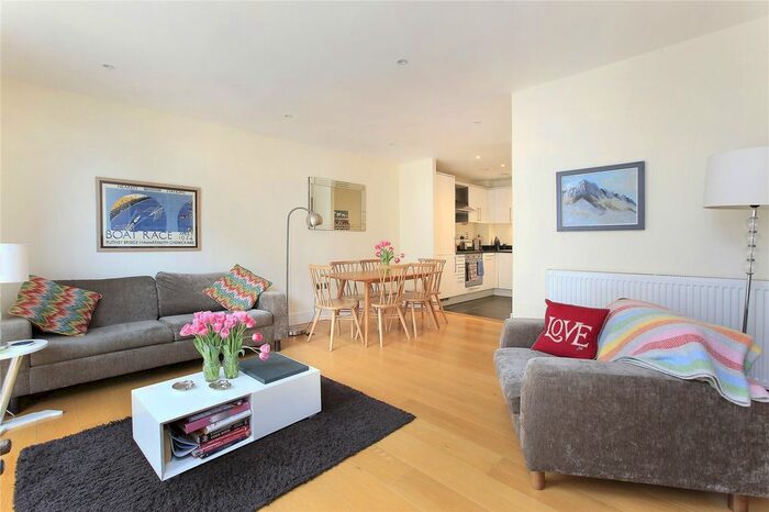 2 Bedroom Flat To Rent In Zachary House, Lett Road, SW9