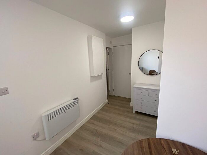 Studio To Rent In Hythe Street, Dartford, DA1