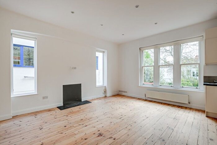 3 Bedroom Flat To Rent In Stanhope Road, Highgate, N6