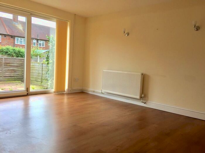 6 Bedroom Flat To Rent In Anstridge Road, SE9