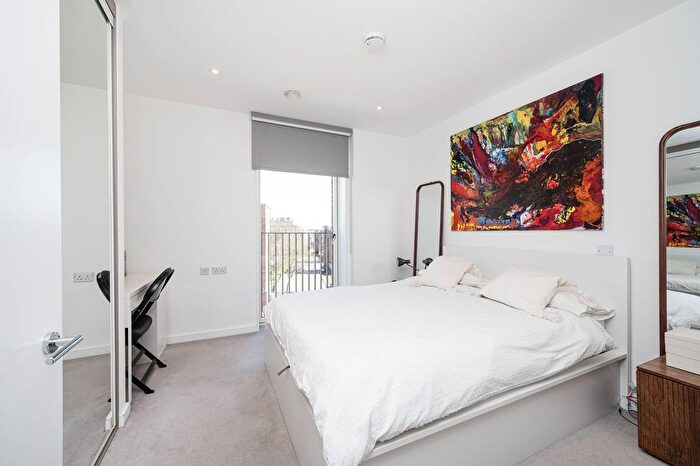2 Bedroom Flat To Rent In Clift House, Shoreditch, London, N1