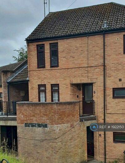 2 Bedroom Flat To Rent In Fulflood Court, Winchester, SO22