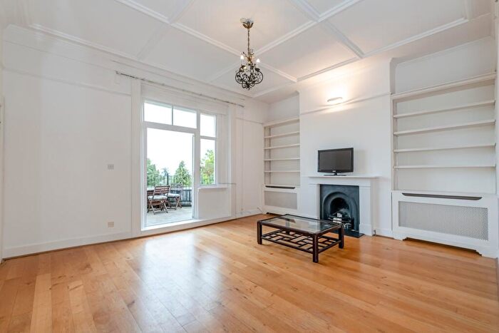 2 Bedroom Flat To Rent In Hampstead Hill Gardens London, NW3