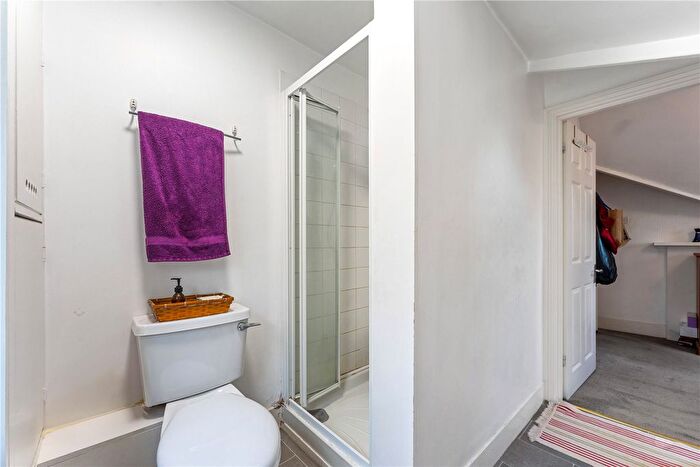 1 Bedroom Flat To Rent In Kingston Hill, Kingston Upon Thames, KT2