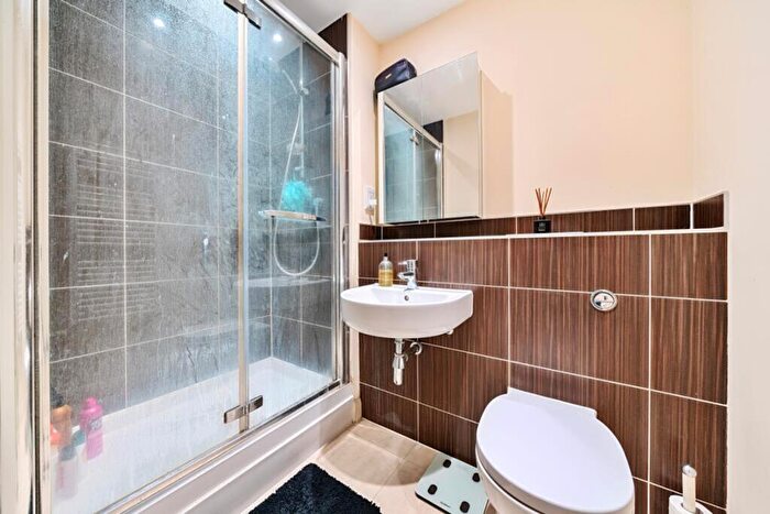 2 Bedroom Apartment To Rent In Cheam Road, Epsom, KT17