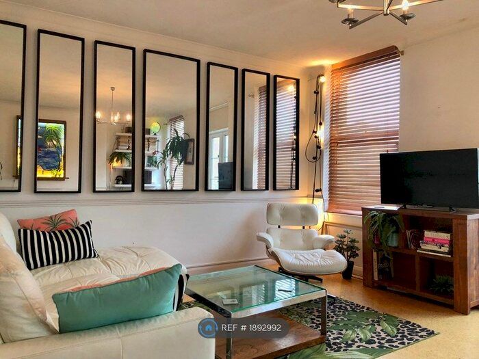 2 Bedroom Flat To Rent In Verner House, Hove, BN3