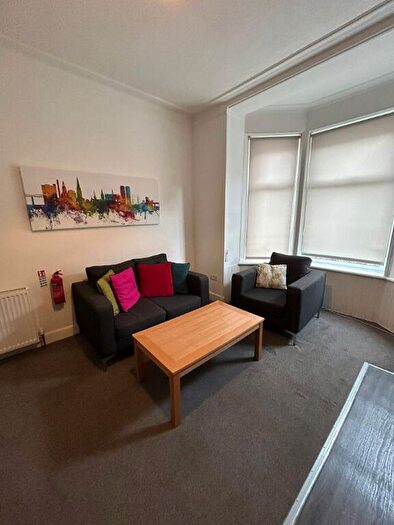 3 Bedroom Flat To Rent In Bellefield Avenue, West End, Dundee, DD1