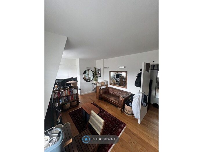 1 Bedroom Flat To Rent In East Street, London, SE17