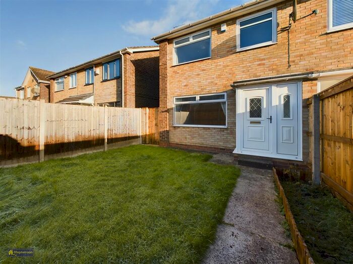 3 Bedroom Semi-Detached House To Rent In Jendale, Sutton-On-Hull, Hull, HU7