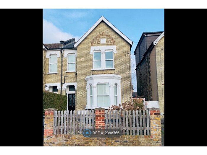 Studio To Rent In Streatham, London, SW16