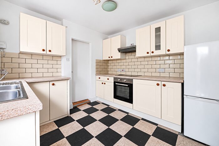 3 Bedroom End Of Terrace House To Rent In Clarendon Road, Croydon, CR0