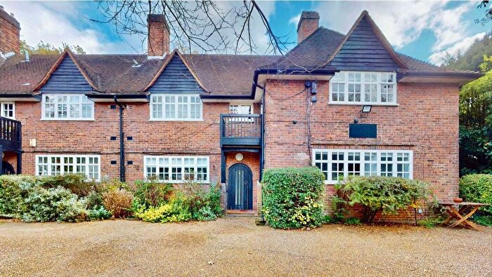 1 Bedroom Flat For Sale In Flat Barnett Homestead, Erskine Hill, Hampstead Garden Suburb, London, NW11