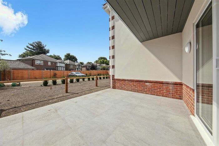 3 Bedroom Flat To Rent In Tudor Gardens, Kingsbury, London, NW9