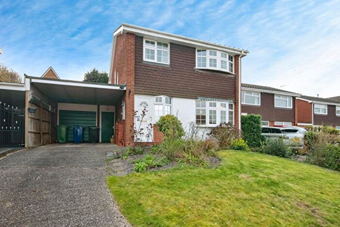 4 Bedroom Link Detached House For Sale In Ennerdale Drive, Halesowen, B63