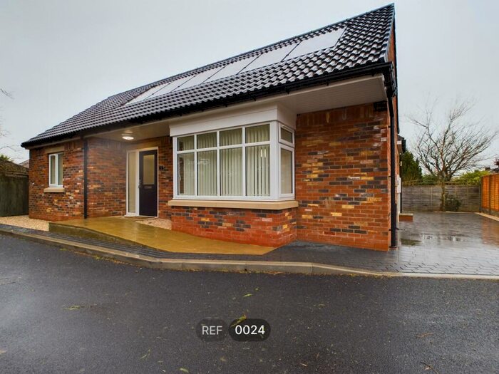 2 Bedroom Detached Bungalow To Rent In Malet Close, James Reckitt Avenue, HU8