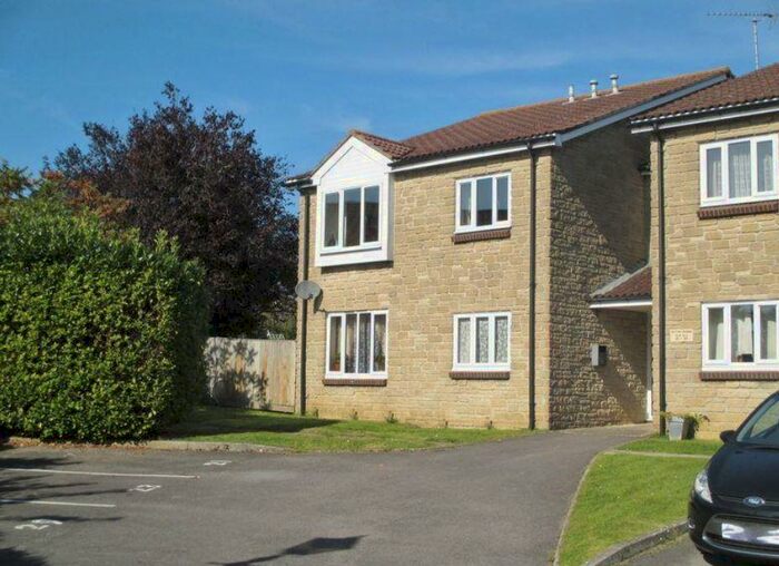 1 Bedroom Apartment To Rent In Sutton Grange, Yeovil, BA21