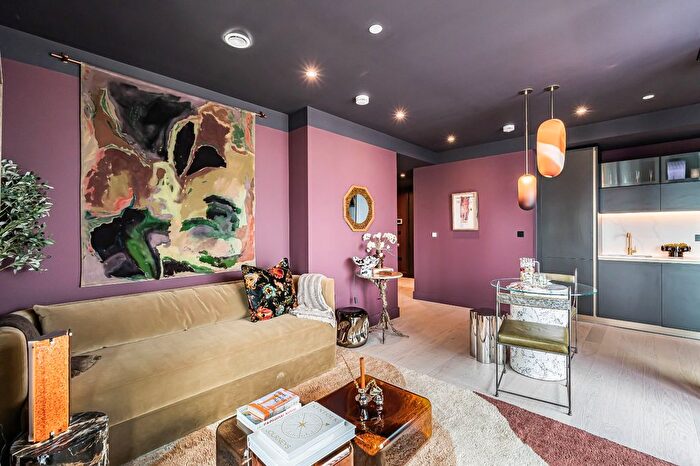 3 Bedroom Flat For Sale In The Hilight, York Rd, SW11