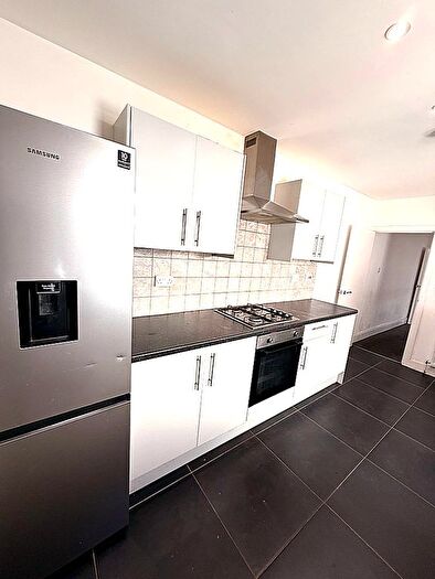 3 Bedroom End Terrace House To Rent In Tudor Road, Leicester, LE3