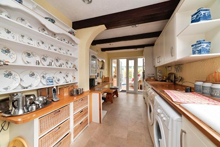 2 Bedroom Detached Bungalow For Sale In Cedarwood Drive, Hull, HU5