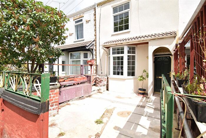 3 Bedroom Terraced House To Rent In Wakefield Road, Kinsley, Pontefract, WF9
