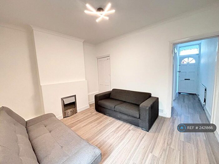 3 Bedroom Terraced House To Rent In Fawcett Road, Croydon, CR0