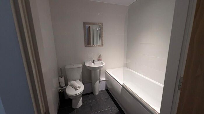 2 Bedroom Apartment To Rent In Apartment A, Pollard Street, M4