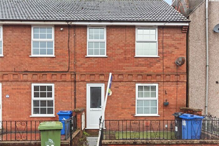 3 Bedroom Terraced House To Rent In Heneage Road, Grimsby, DN32