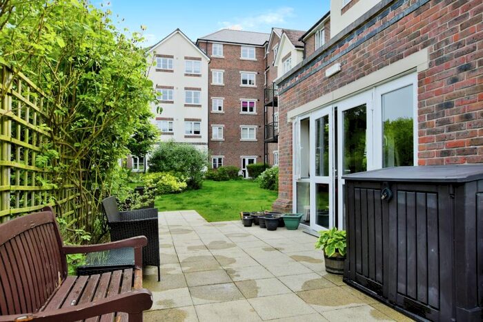 1 Bedroom Apartment For Sale In Hope Road, Sale, Greater Manchester, M33