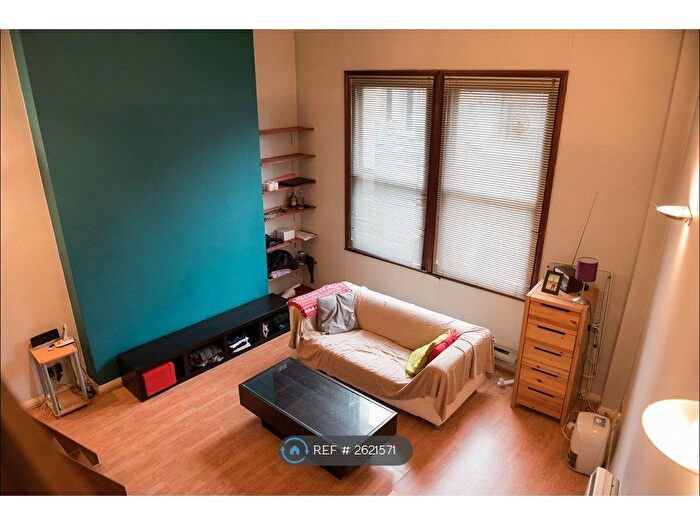 Studio To Rent In Holyport Road, London, SW6