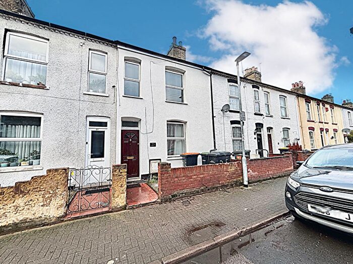 3 Bedroom Terraced House To Rent In St. Leonards Street, Bedford, MK42
