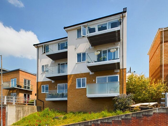 1 Bedroom Flat To Rent In Jem House, Grove Gardens, High Wycombe, HP13