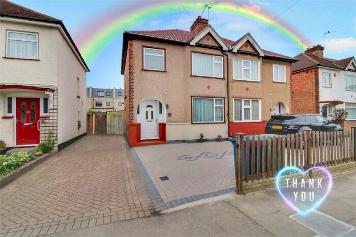 3 Bedroom Semi-Detached House To Rent In View Close, Harrow, HA1