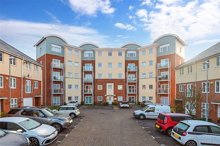 1 Bedroom Flat For Sale In Yoxall Mews, Redhill, Surrey, RH1