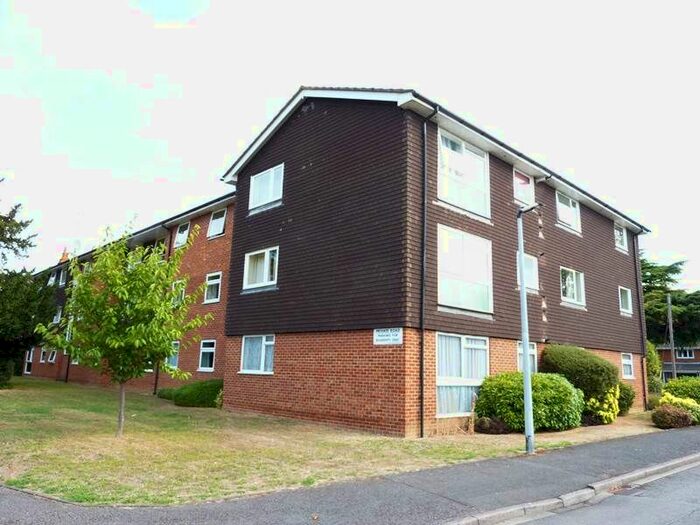 1 Bedroom Flat To Rent In In The Ray, Maidenhead, SL6