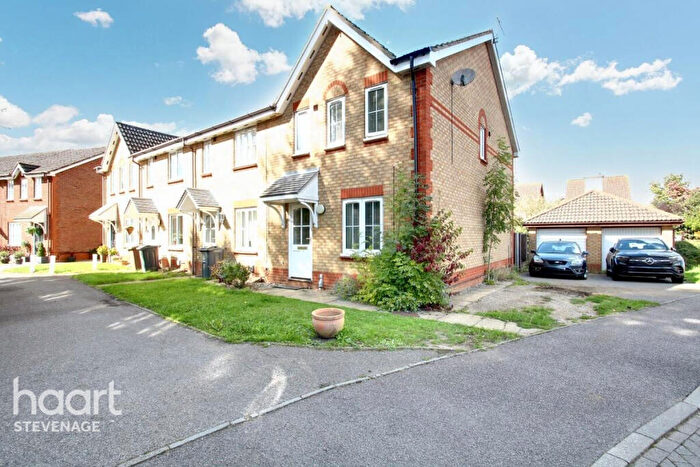 3 Bedroom End Of Terrace House For Sale In Tamar Close, Stevenage, SG1