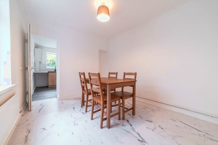 5 Bedroom Terraced House To Rent In Dogfield Street, Cathays, CF24