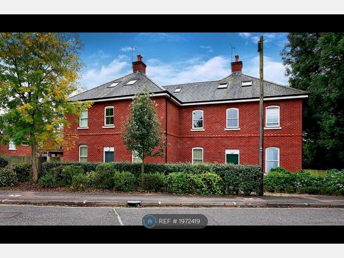 3 Bedroom Flat To Rent In St. Catherines Court, Winchester, SO23