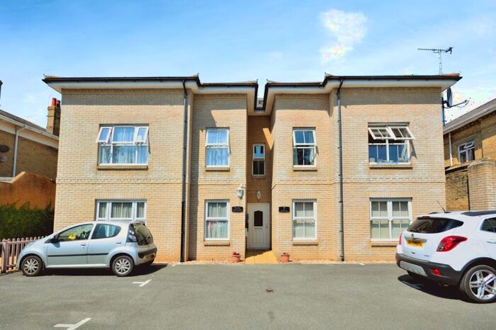 2 Bedroom Apartment To Rent In Leed Street, Sandown, PO36