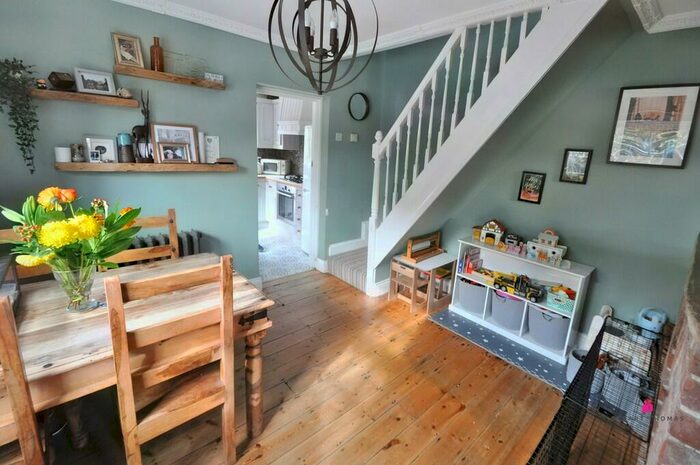 2 Bedroom End Of Terrace House To Rent In Parkstone Avenue, Thundersley, SS7