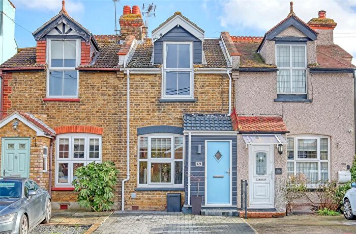 3 Bedroom Terraced House For Sale In Little Wakering Road, Little Wakering, Essex, SS3