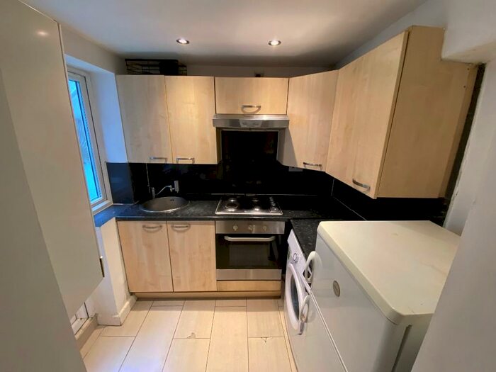 1 Bedroom Flat To Rent In Victoria Park Road, London, E9
