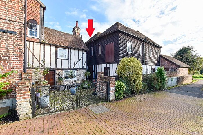 2 Bedroom Barn Conversion To Rent In High Street, Aylesford, ME20